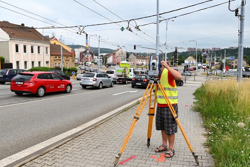 Od července je Dukelská třída uzavřena pro automobilovou dopravu mezi ulicemi Hálkova a Provazníkova.