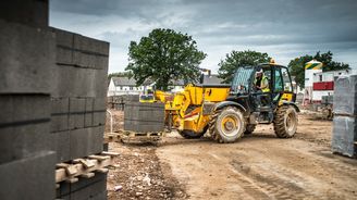 Stavební trh zažije napřesrok okurkovou sezonu. Beton a cihly navzdory tomu ještě zdraží