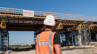 Bez Ukrajinců nic nepostavíme, potřebujeme tisíce dalších, žádají stavaři. Vláda slibuje změny Bez Ukrajinců nic nepostavíme, potřebujeme tisíce dalších, žádají stavaři. Vláda slibuje změny