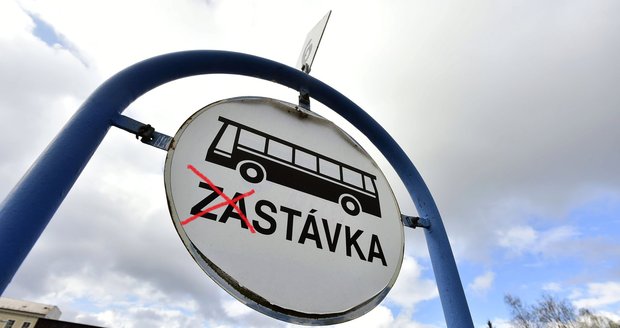 Komentář: Sobotka řeší stávku řidičů autobusů, kterou pomohl způsobit