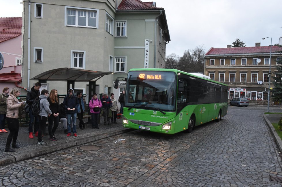 Na řadě míst Česka kvůli stávce nevyjely autobusy.