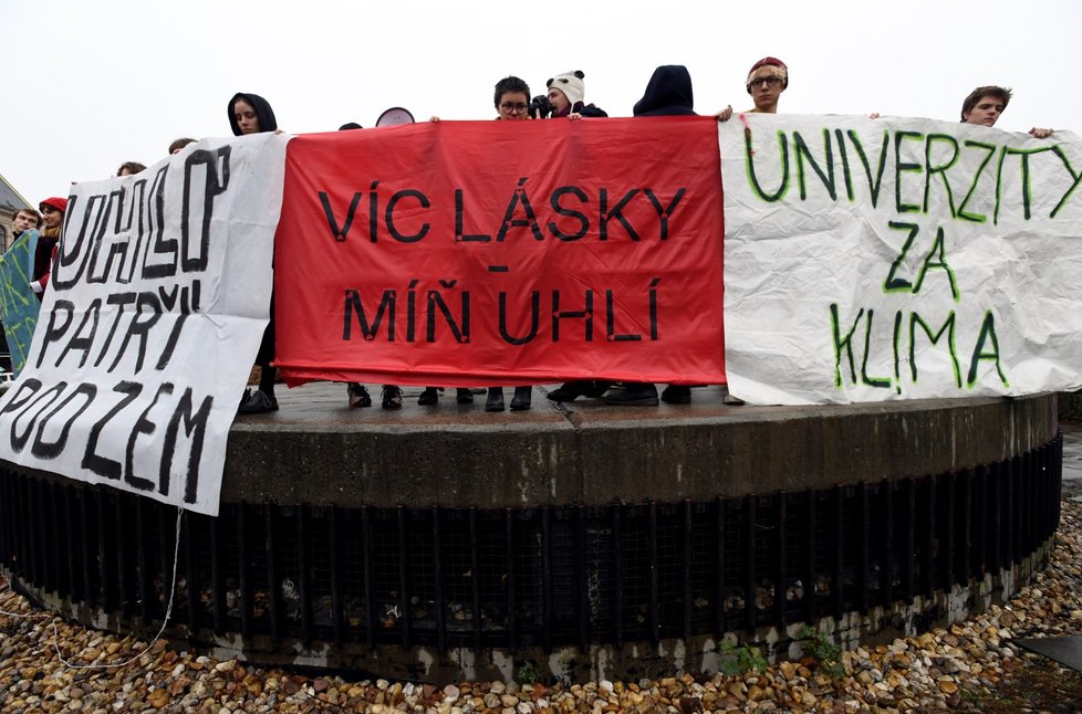 V budově Filozofické fakulty Univerzity Karlovy v Praze 12. listopadu 2019 dopoledne začala studentská okupační stávka za klima.