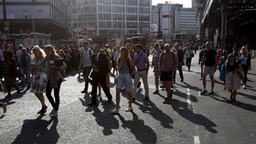 Po chodnících v centru Londýna se kvůli stávce téměř nedá projít.