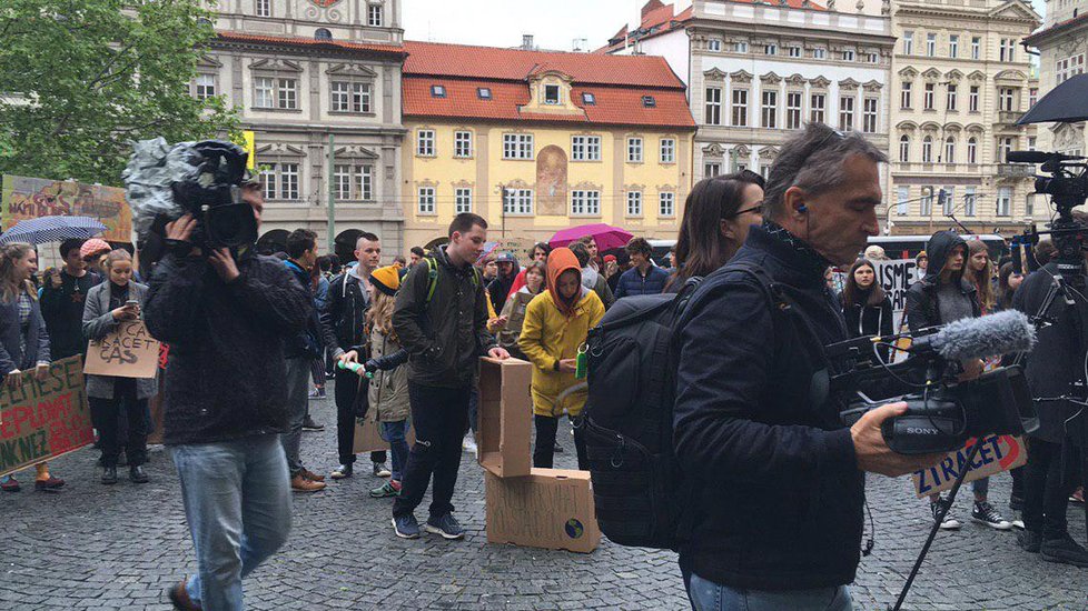 Studenti orodovali za záchranu planety Země. Vyzývali politiky, aby podnikli důležitá opatření.