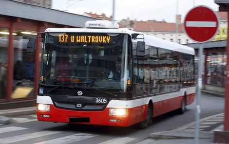 Autobusáci hrozí stávkou.