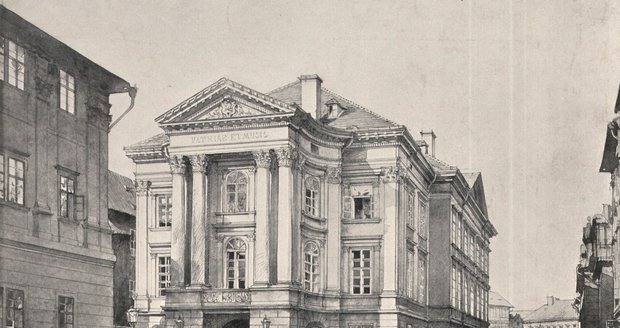 1799: Nápis nad průčelím PATRIAE ET MUSIS upomíná na věnování stvořitele divadla heslem Vlasti a múzám.