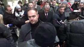 „StB! Hanba!“ Babiše na Národce vypískali! Dorazil se Schillerovou a Havlíčkem