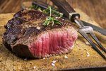 Jak na dokonalý steak krok za krokem: Základem je kvalitní maso a dobrá pánev