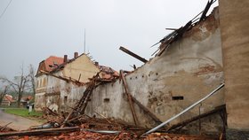 Silná bouře poničila také obec Stebno na Lounsku.