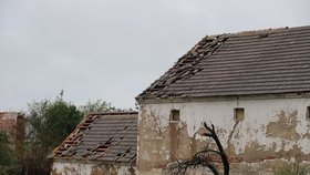 Silná bouře poničila také obec Stebno na Lounsku.