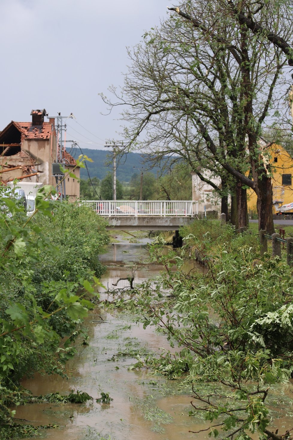 Silná bouře poničila také obec Stebno na Lounsku.