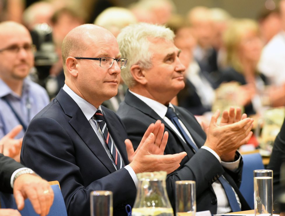 Předseda Senátu Milan Štěch vystoupil v průběhu prvního dne 7. sjezdu odborového svazu Kovo 15. června v Olomouci.