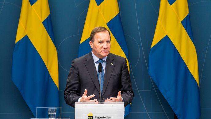 „Nechoďte do tělocvičen, nechoďte do knihoven, neorganizujte večeře,“ vzkázal Švédům premiér Stefan Löfven.