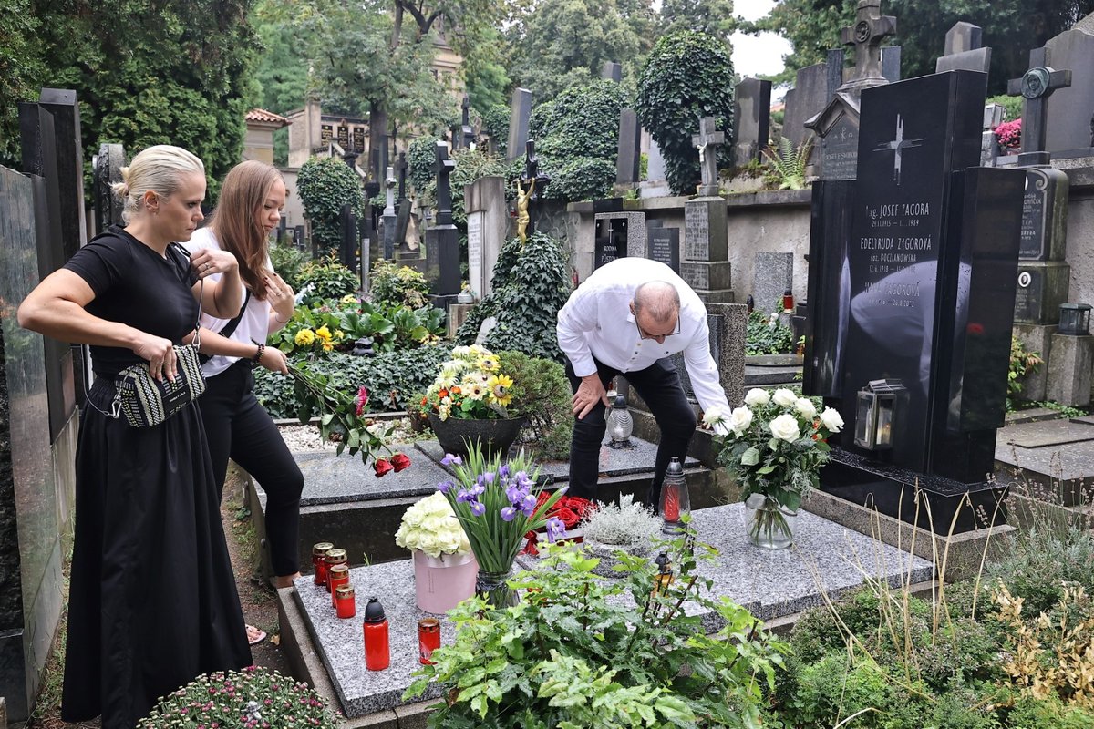 Na hřbitov se vypravil i vdovec Štefan Margita.