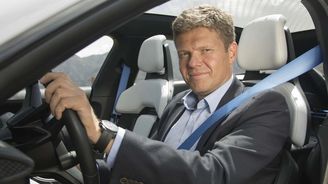 Stefan Weckbach přivedl Porsche k elektromobilitě. Nyní míří k vrcholným mercedesům Stefan Weckbach přivedl Porsche k elektromobilitě. Nyní míří k vrcholným mercedesům