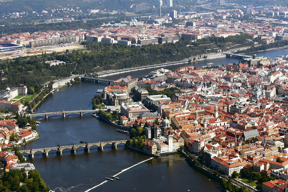 Praha by ráda dostala turisty i mimo centrum a na kulturní akce.