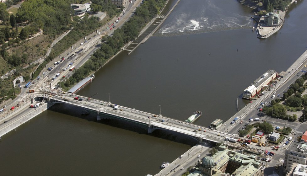 Končící rekonstrukce Štefánikova mostu, rok 2007