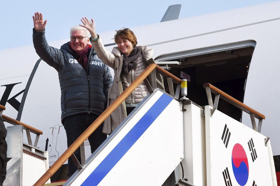 Německý prezident Steinmeier s manželkou Elke vyrazili i na olympiádu do jihokorejského Pchjongčchangu