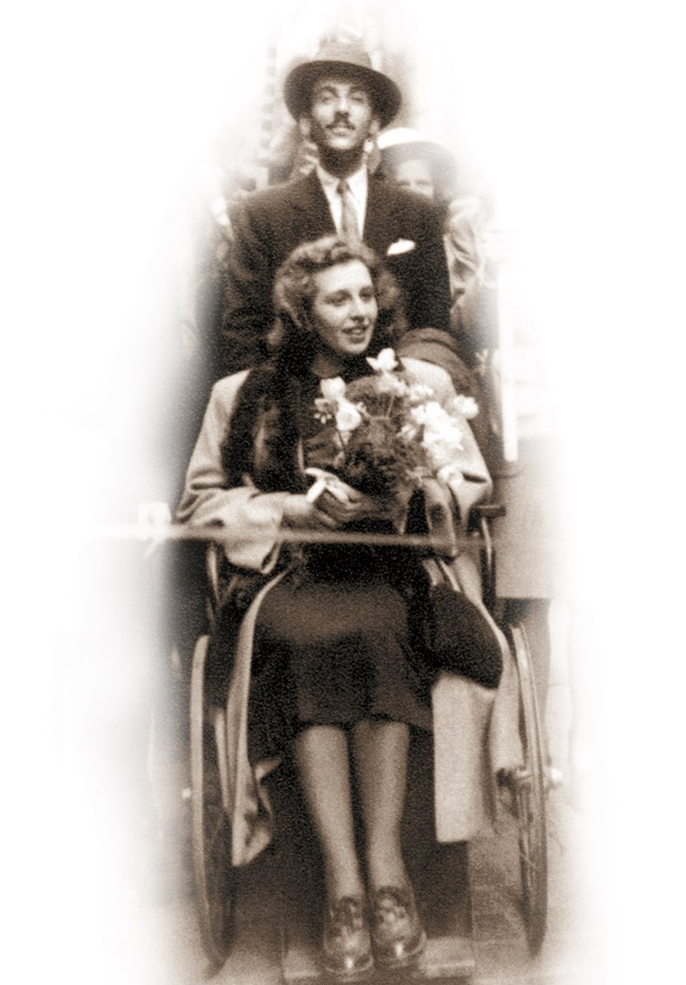 Bláznivá svatba Zázvorkové a Kopeckého se částečně odehrála na vozíku ve stylu Švejka