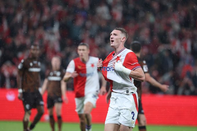 ONLINE: Slavia - Plzeň 1:1. Srovnáno! Chaloupek napravil chybu a dotlačil míč do brány ONLINE: Slavia - Plzeň 1:1. Srovnáno! Chaloupek napravil chybu a dotlačil míč do brány