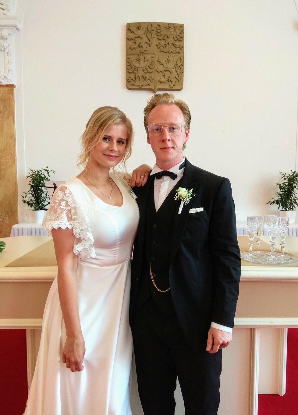 Štěpán Kozub na svatbě s teď už bývalou manželkou Bárou