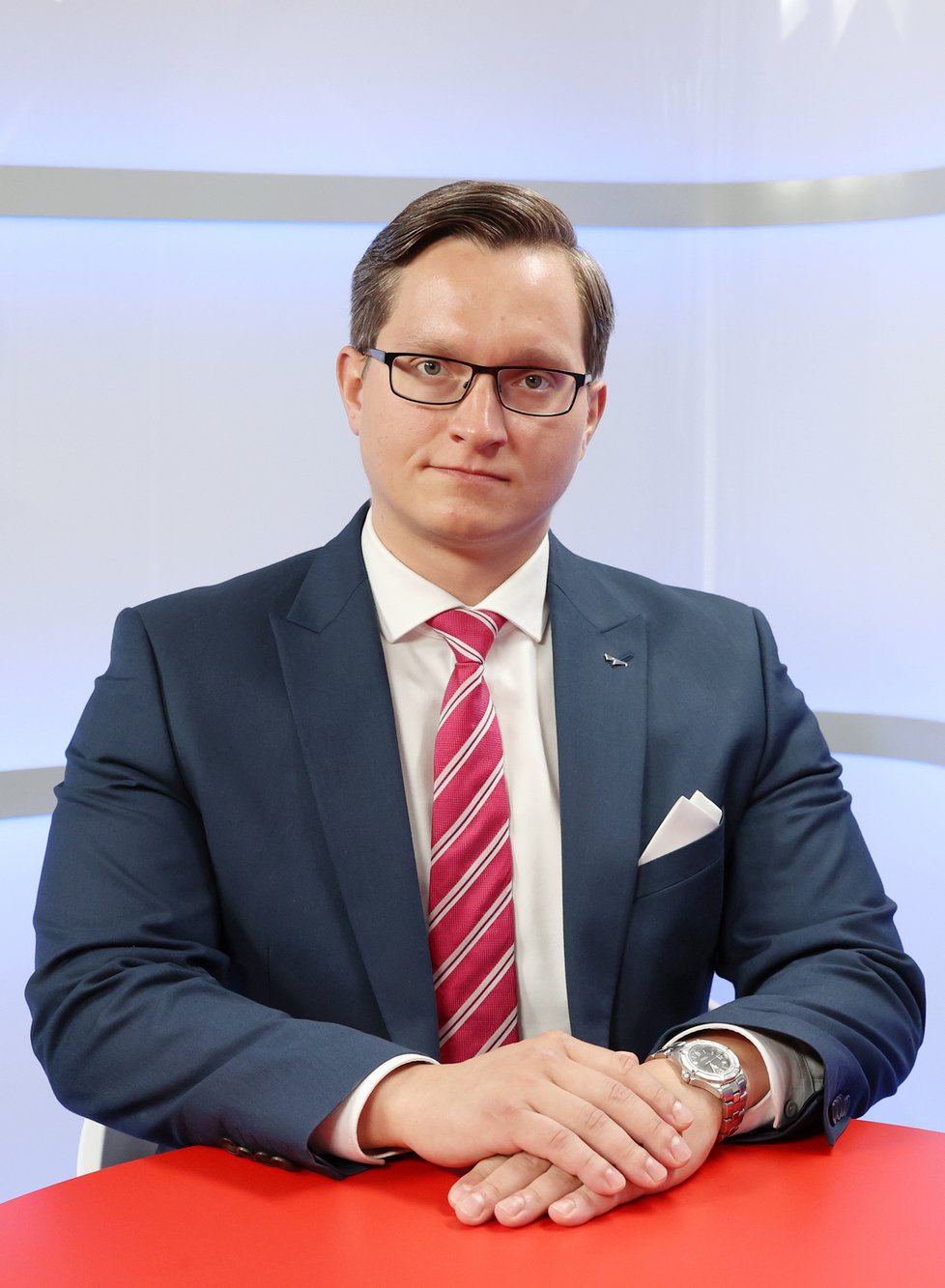 Ekonom a poradce premiéra Fialy Štěpán Křeček byl hostem pořadu Epicentrum na 2023)Blesk.cz (10.5.2023).