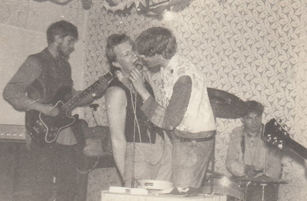 Ilegální koncert, Zachrašťany, 1984.