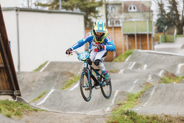 Štěpánka FREMLOVÁ: 9 let, Skrbeň u Olomouce, sklízí úspěchy na poli Bikros Racingu, 1. místo UCI BMX World Championships 2019 a další