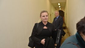 Štěpánka Nezmarová odešla od soudu s konečným verdiktem, kterým je šestiměsíční podmínečný trest.