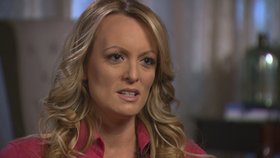 Pornoherečka Stormy Daniels (Stephanie Cliffordová) promluvila o údajném sexu s Donaldem Trumpem na CBS v rozhovoru s Andersonem Cooperem.