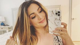 Influencerka Štěpánka Mattová (31), která prodávala své vlastní prdy ve sklenici, si myslela, že má infarkt. Ve skutečnosti trpěla jen nadměrnou plynatostí kvůli své dietě.