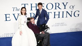 Stephen Hawking s hlavními představiteli filmu
