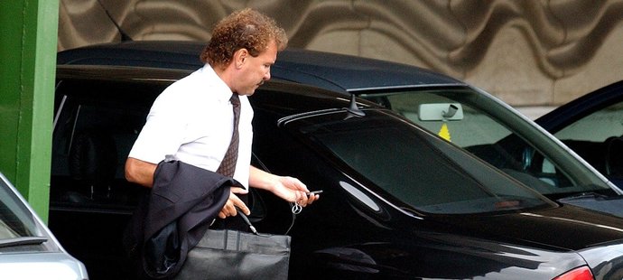 Ivánek se svým Mercedesem