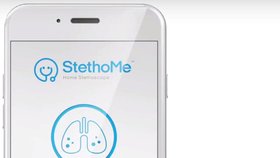 Výsledky měření zařízením StethoMe lze přenést na smartphone a následně sdílet s lékařem.