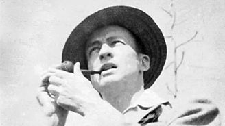 Směšná i děsivá historie Ku Klux Klanu. Rasistický spolek porazila odvaha a vtip profesora folkloristiky Směšná i děsivá historie Ku Klux Klanu. Rasistický spolek porazila odvaha a vtip profesora folkloristiky