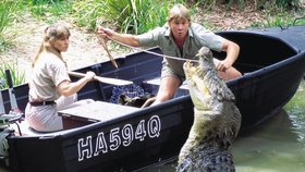 Steve Irwin se svou ženou Terri při natáčení Lovce krokodýlů