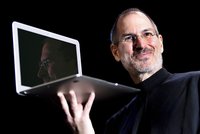Steve Jobs: Rozdělí si 150 miliard i jeho biologický otec, nemanželská dcera a adoptivní sestra?