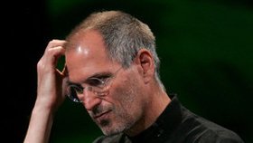 Steve Jobs kvůli nemoci odchází z vedení Applu