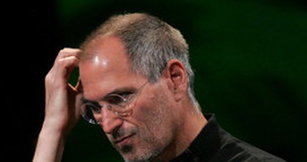 Steve Jobs kvůli nemoci odchází z vedení Applu