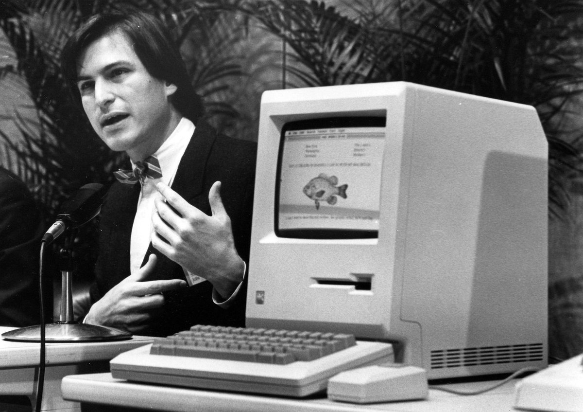 1984 - Úspěšný produkt Applu Macintosh.