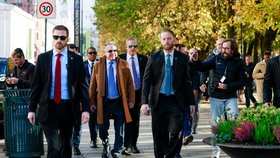 Trumpův zmocněnec Steve Witkoff po příletu do Osla (20.10.2026)