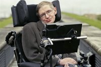 Na uložení Hawkingovy urny můžou dorazit i lidé z budoucnosti, překvapila nadace