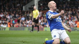 Útočník Evertonu Naismith koupil lístky pro nezaměstnané fanoušky