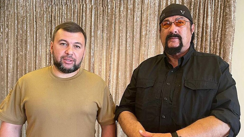 Seagal s šéfem doněckých separatistů Pušilinem. Teď akční herec hraje spíše roli užitečného idiota.