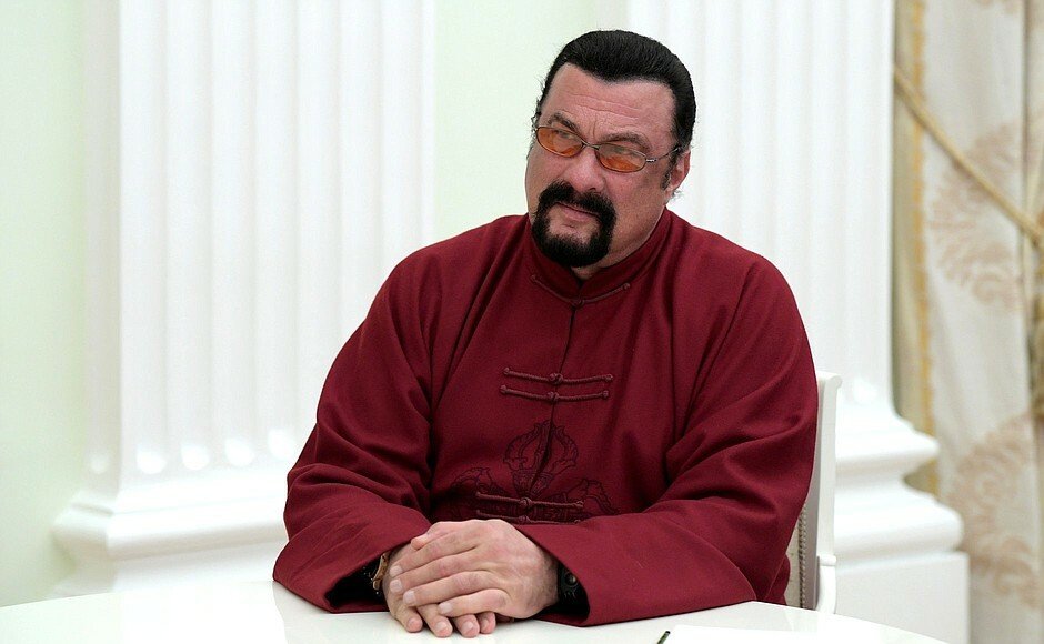 2016: Steven Seagal si přijel do Kremlu pro ruský pas.