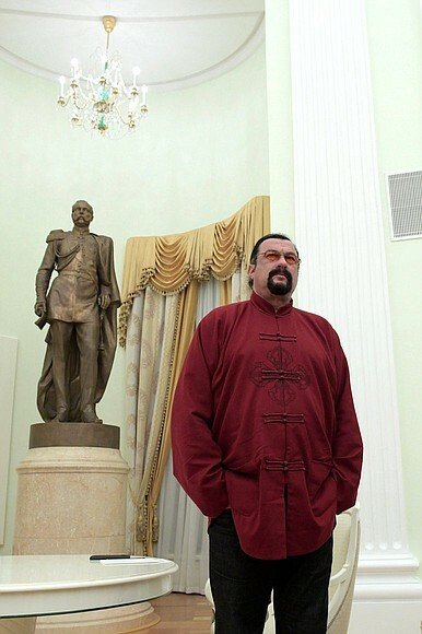 2016: Steven Seagal si přijel do Kremlu pro ruský pas.