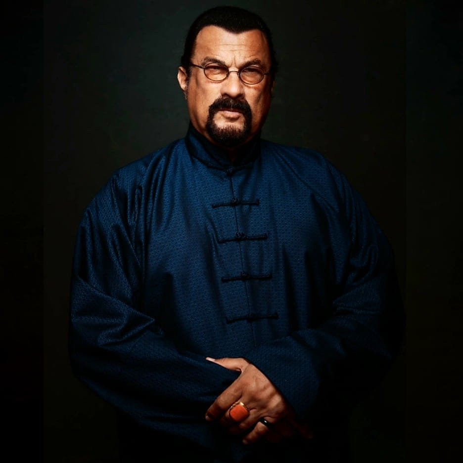 Akční hvězda 90. let Steven Seagal.