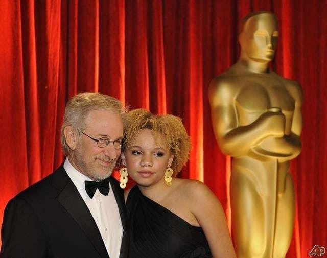 Steven Spielberg s dcerou Mikaelou, která touží po kariéře pornoherečky.