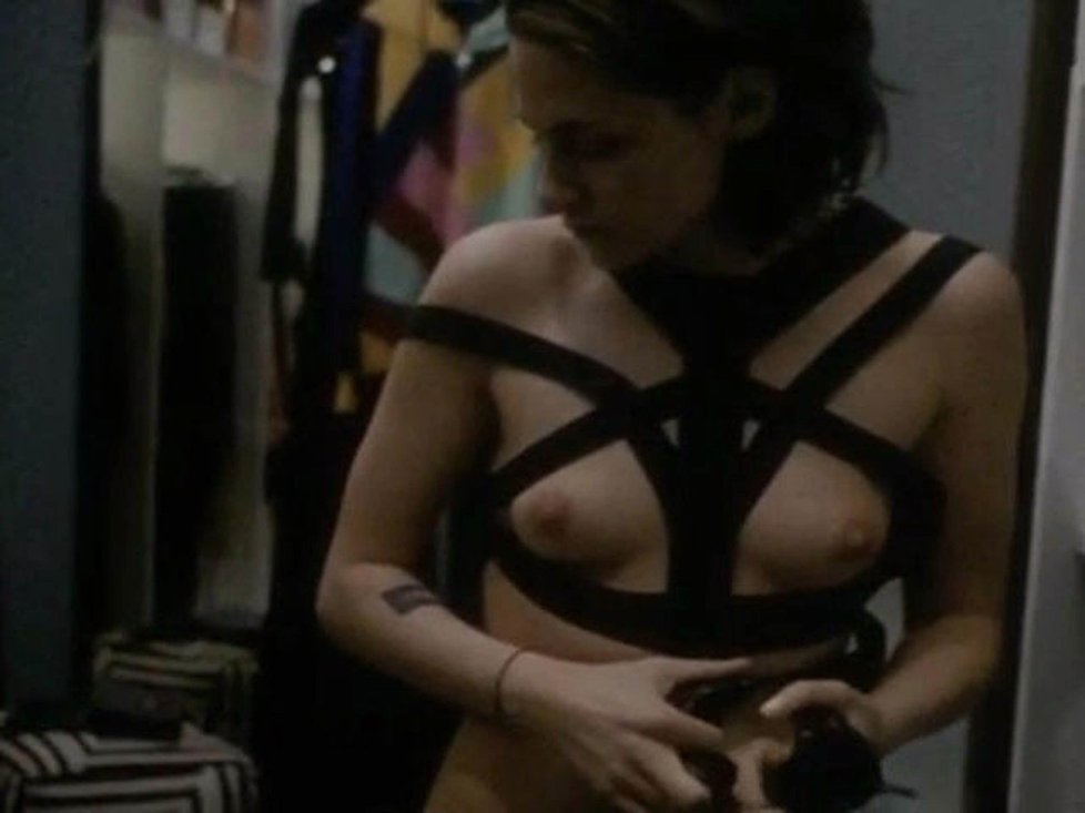 Herečka Kristen Stewart ukázala prsa.