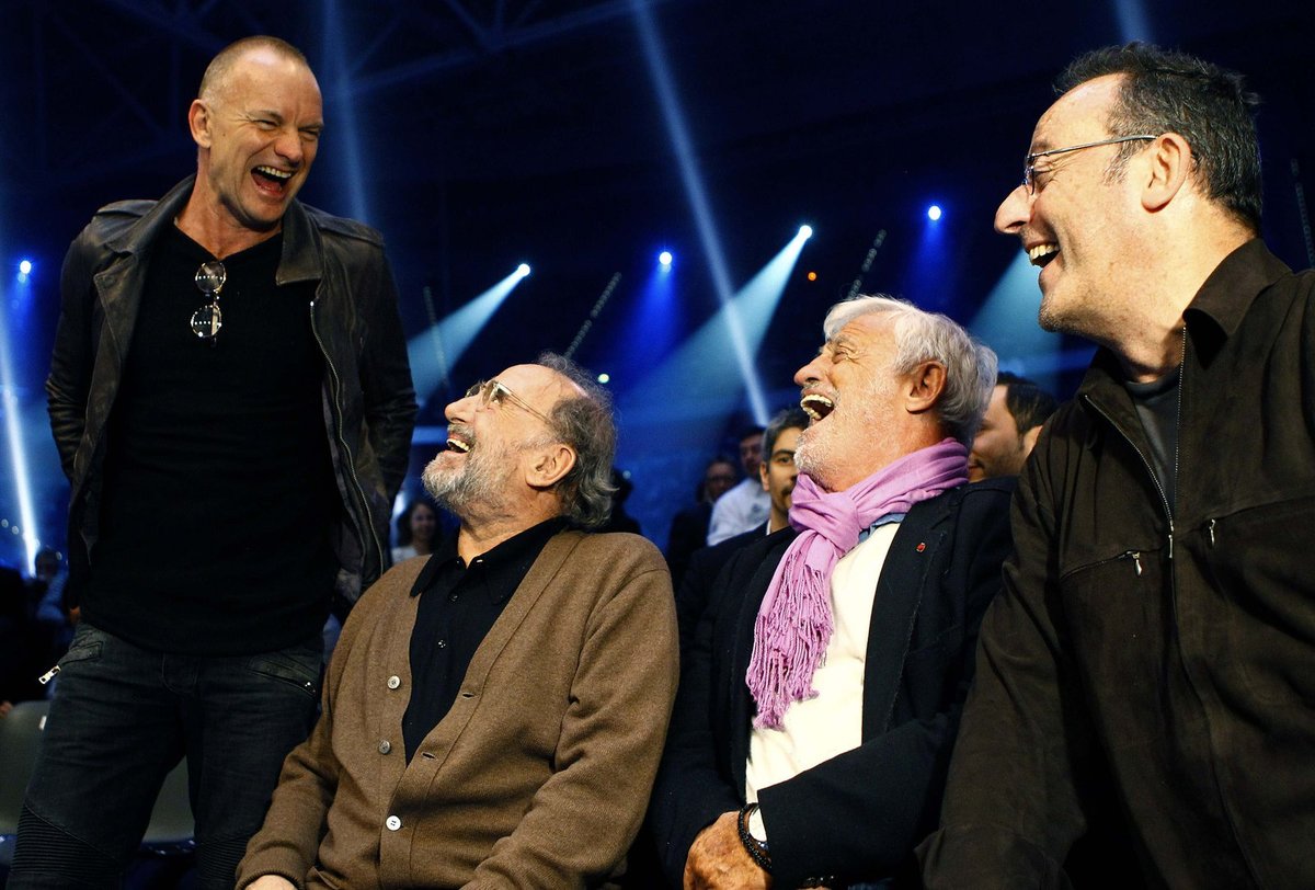 Celebrity v hledišti zleva Sting, Claude Brasseur, Jean-Paul Belmondo a Jean Reno.